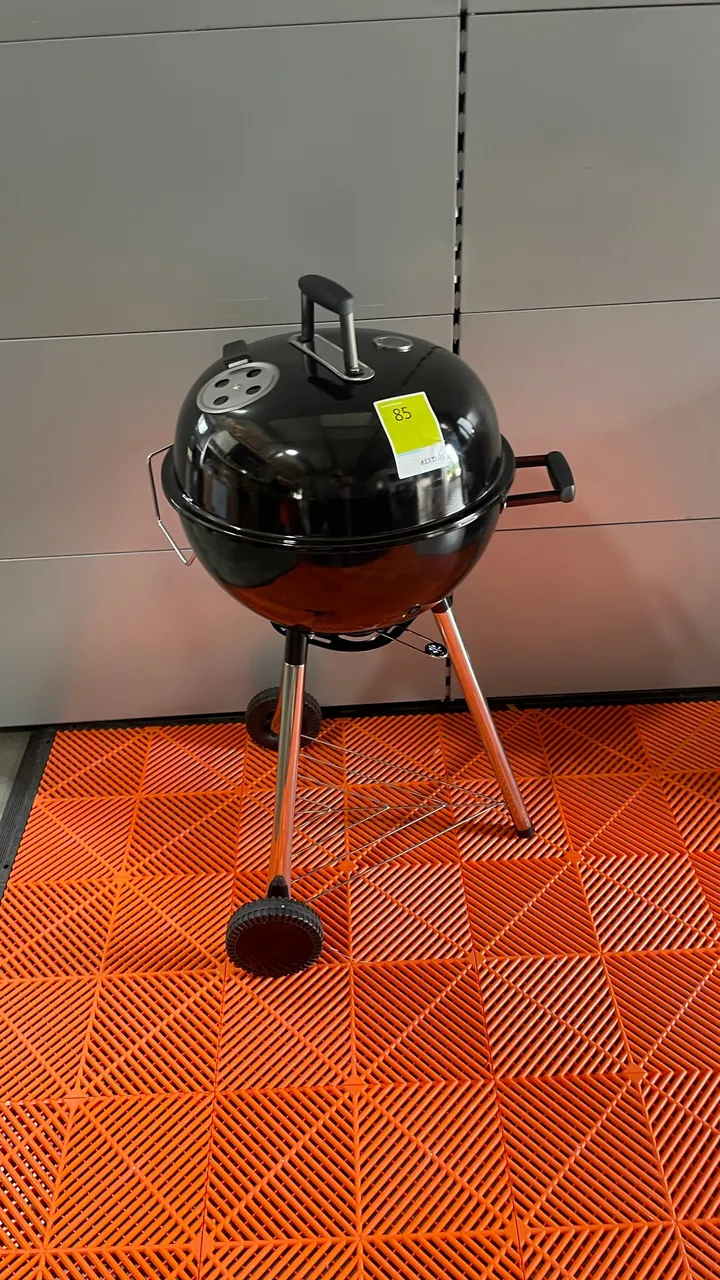 Kugelgrill mit Deckel und Rollen